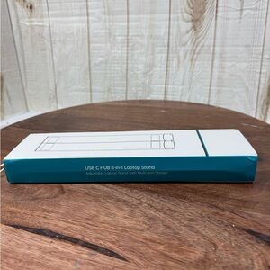 USB-C HUB 8-in-1 Laptop Stand